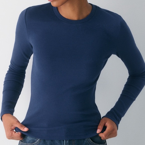 aritzia top - Picture 1 of 3
